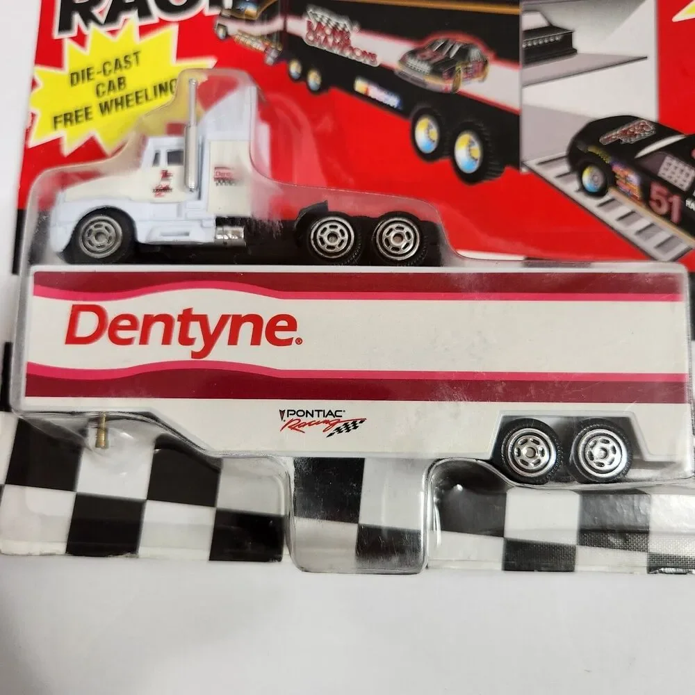 94' Racing Champions 1:87 Micro Team Transporter #33 Dentyne With Mini Car